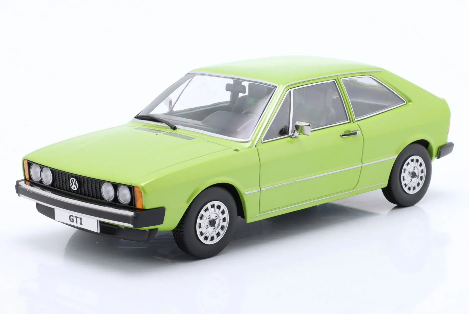 Volkswagen VW Scirocco GTI Baujahr 1976 hellgrün metallic 1:18 KK-Scale