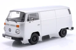 Volkswagen VW T2b Kastenwagen Baujahr 1972 silber 1:18 KK-Scale