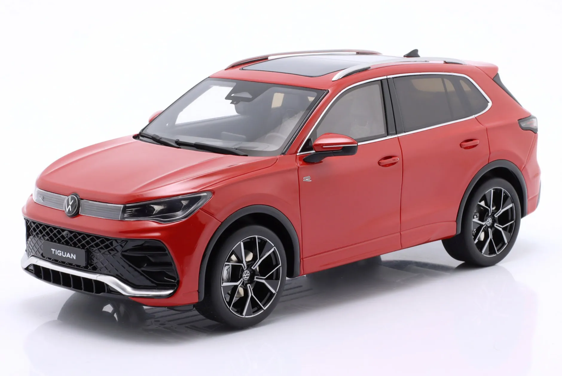 Volkswagen VW Tiguan e Tsi R-Line Baujahr 2024 rot metallic 1:18 OttOmobile