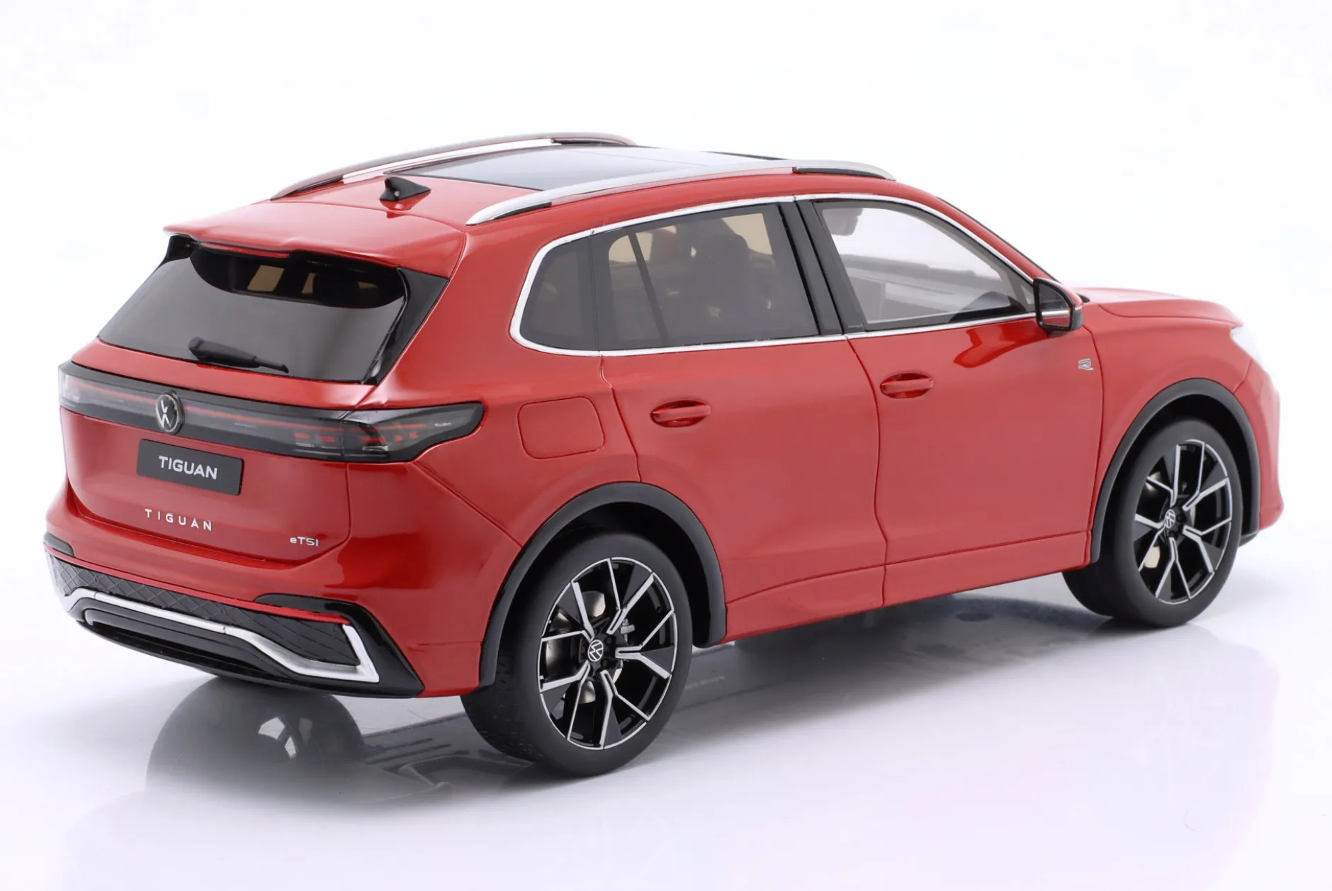 Volkswagen VW Tiguan e Tsi R-Line Baujahr 2024 rot metallic 1:18 OttOmobile