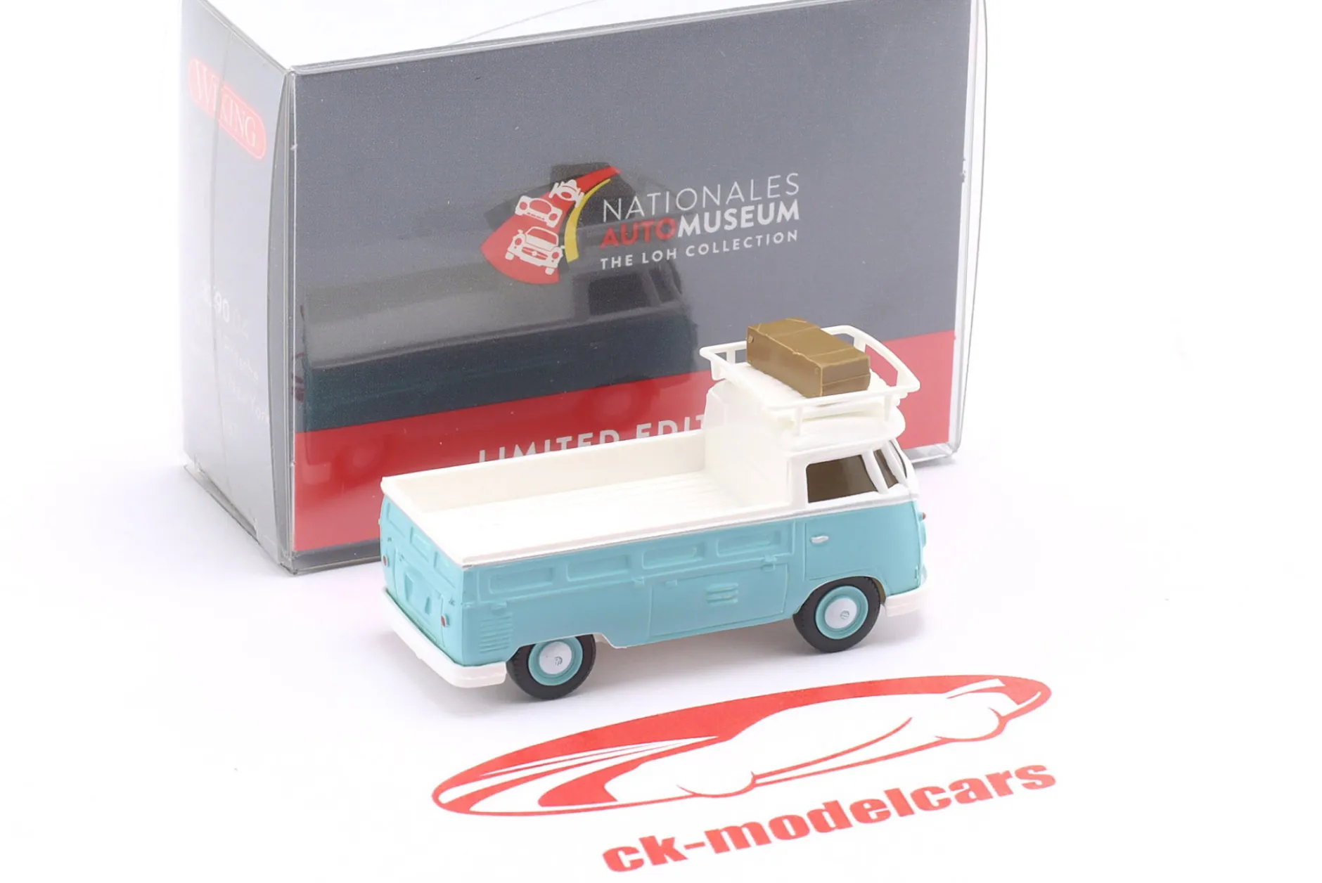 Volkswagen VW T1 Pritsche New York New York hellblau / weiß 1:87 Wiking