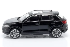 Volkswagen VW T-Roc Baujahr 2021 schwarz 1:43 Bburago