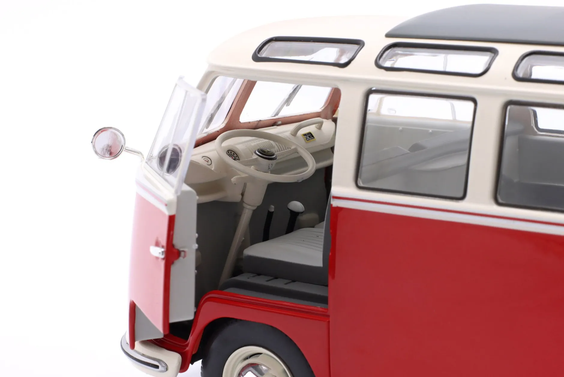 Volkswagen VW T1 Samba Bus Baujahr 1962 rot / weiß 1:18 Solido