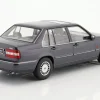 Volvo 960 Baujahr 1996 aubergine metallic 1:18 Triple9