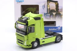 Volvo FH Globetrotter XL Sattelzugmaschine 2023 neongrün 1:24 Solido
