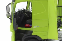 Volvo FH Globetrotter XL Sattelzugmaschine 2023 neongrün 1:24 Solido