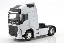 Volvo FH (4x2) Sattelzugmaschine Baujahr 2016 weiß 1:32 Welly