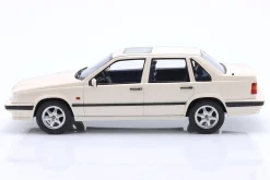 Volvo 850 GLT Baujahr 1991-1994 weiß 1:18 Cult Scale
