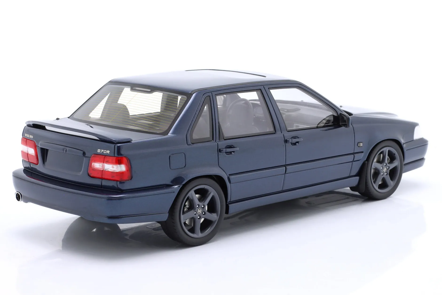 Volvo S70R Baujahr 1998 dunkelblau metallic 1:18 Radscale Models
