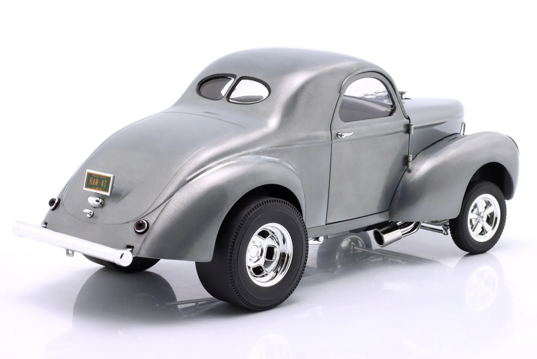 Willys Gasser Hammered Steel Baujahr 1940 clear finish 1:18 GMP