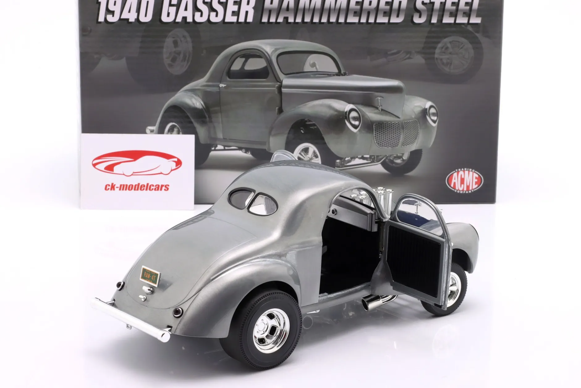 Willys Gasser Hammered Steel Baujahr 1940 clear finish 1:18 GMP