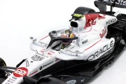 Yuki Tsunoda Red Bull RB21 #22 Japan GP Formel 1 2025 1:18 Bburago