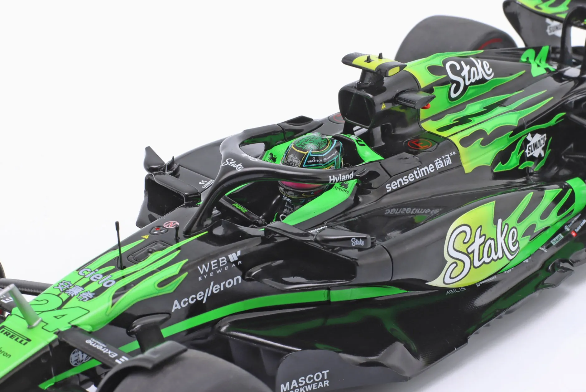 Zhou Guanyu KICK Sauber C44 #24 Las Vegas GP Formel 1 2024 1:18 Solido